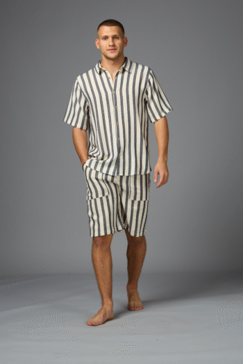 Men's shorts with elastic and striped cord