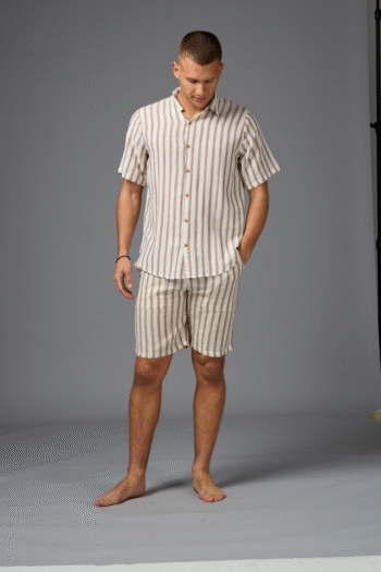 Men's shorts with elastic and striped cord